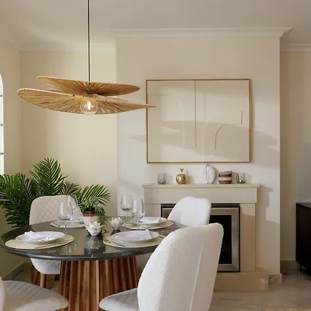 Marbella Banus Suites - Banus - Nueva Andalucia - Senorio De Aloha Urb - Premium Location - 2Br - 2Ba - Outdoor Terrace - Spectacular Sea & Mountain Views - Pool - Ideal For Families Apartament