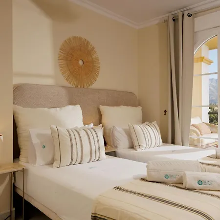 Marbella Banus Suites - Banus - Nueva Andalucia - Senorio De Aloha Urb - Premium Location - 2Br - 2Ba - Outdoor Terrace - Spectacular Sea & Mountain Views - Pool - Ideal For Families * Marbella