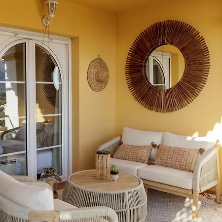 Marbella Banus Suites - Banus - Nueva Andalucia - Senorio De Aloha Urb - Premium Location - 2Br - 2Ba - Outdoor Terrace - Spectacular Sea & Mountain Views - Pool - Ideal For Families Apartament