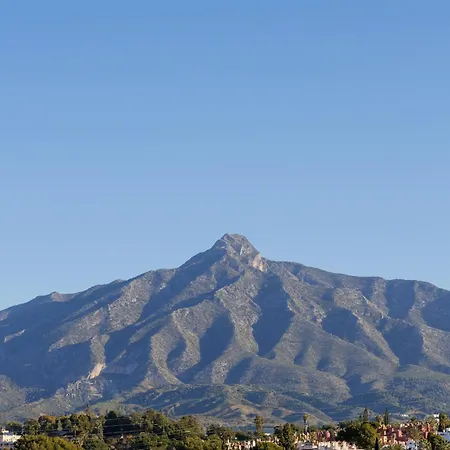 Marbella Banus Suites - Banus - Nueva Andalucia - Senorio De Aloha Urb - Premium Location - 2Br - 2Ba - Outdoor Terrace - Spectacular Sea & Mountain Views - Pool - Ideal For Families Apartament