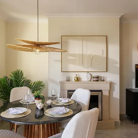 Apartament Marbella Banus Suites - Banus - Nueva Andalucia - Senorio De Aloha Urb - Premium Location - 2Br - 2Ba - Outdoor Terrace - Spectacular Sea & Mountain Views - Pool - Ideal For Families Marbella